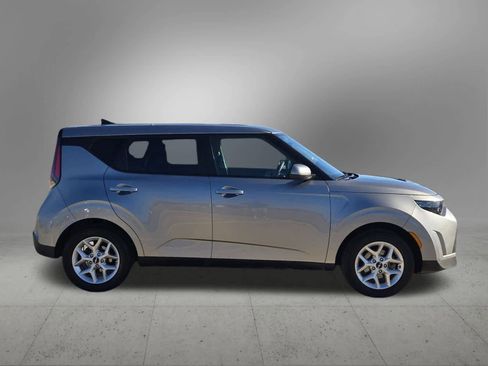 Certified 2024 Kia Soul LX w/ Option Group 015 image 7