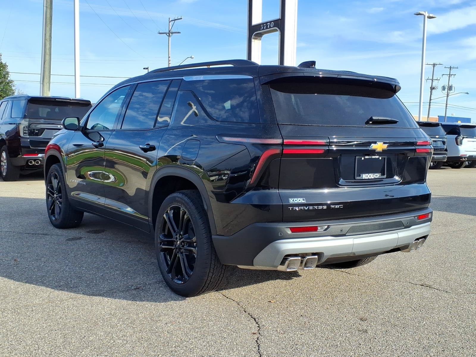 New 2027 Chevrolet Traverse LT AWD/4WD image 14
