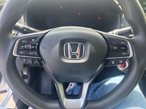 Used 2018 Honda Accord LX image 11