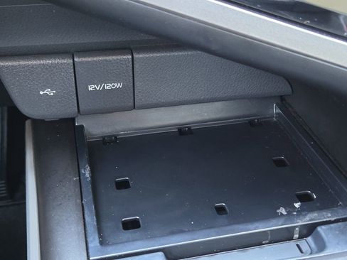 Used 2021 Toyota Camry SE image 22