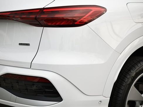 New 2025 Audi Q5 Premium Plus image 9