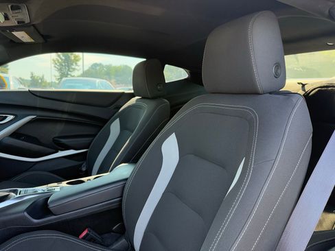 Used 2017 Chevrolet Camaro SS image 18