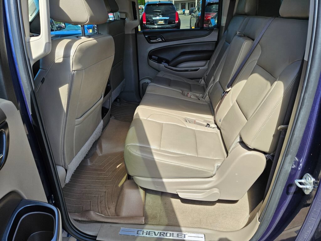 Used 2019 Chevrolet Suburban LT AWD/4WD image 12