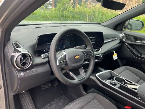 New 2026 Chevrolet Equinox LT w/ Safety and Technology Package image 8