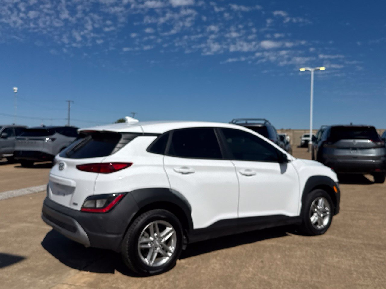 Used 2023 Hyundai Kona SE AWD/4WD image 26