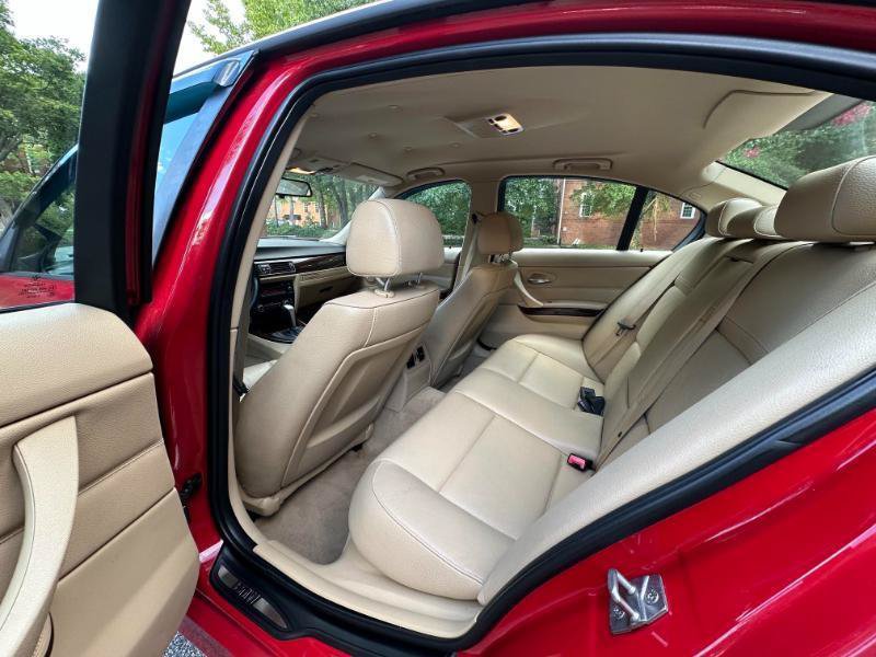 Used 2011 BMW 328i Sedan RWD image 19