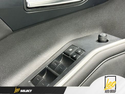 Used 2022 Toyota Highlander XLE image 18