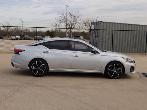 Certified 2023 Nissan Altima 2.5 SR w/ SR Premium Package image 4