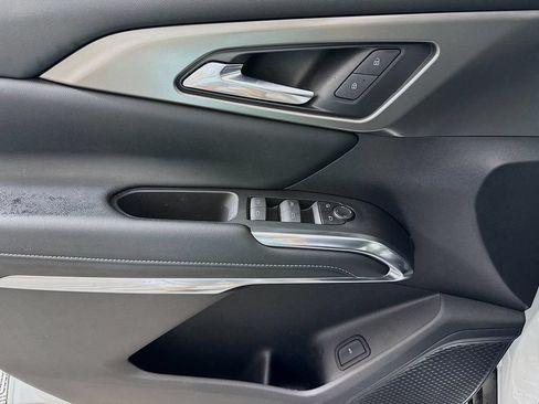 Used 2024 Chevrolet Traverse LT w/ LPO, Floor Liner Package FWD image 18
