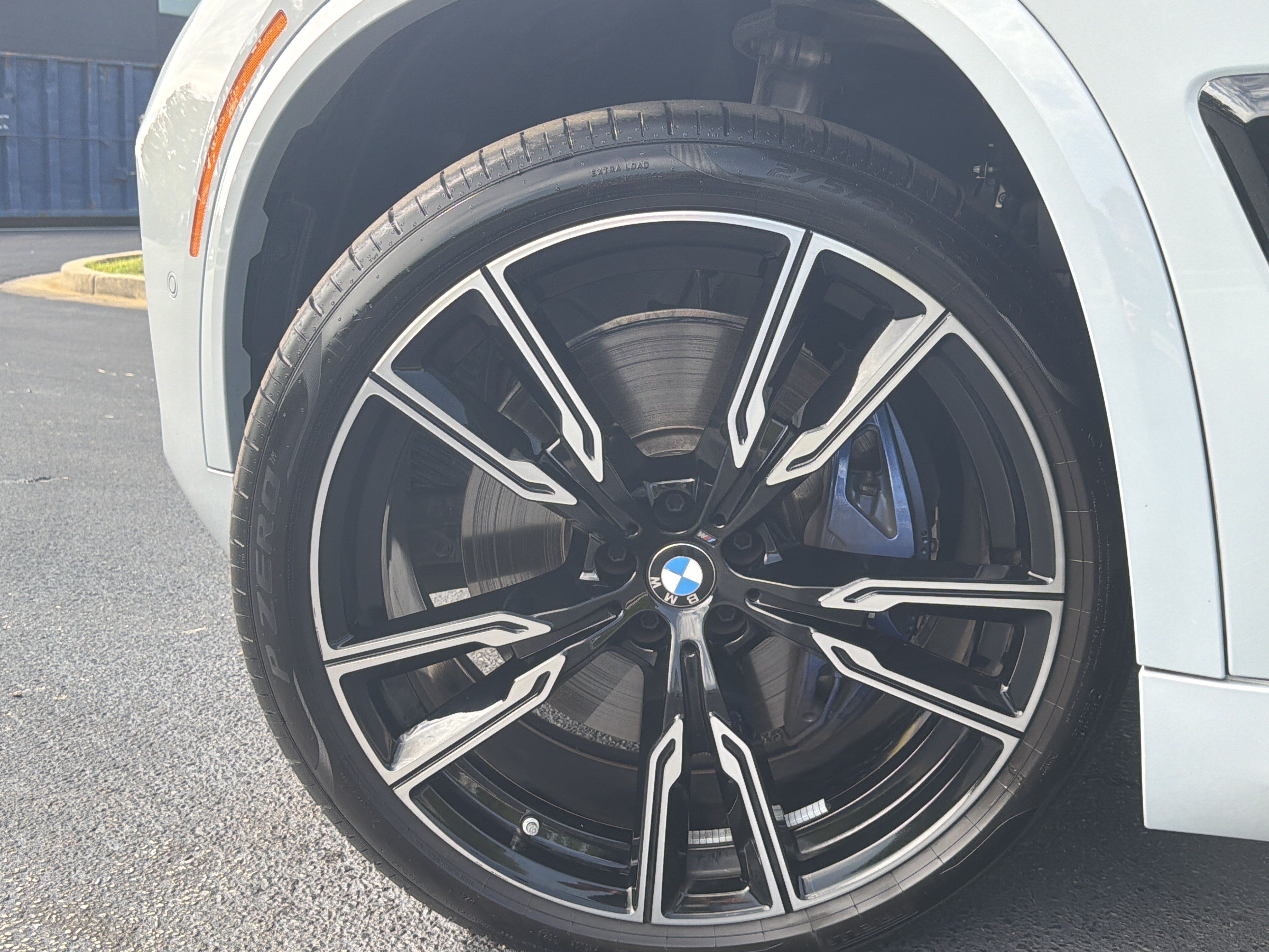 Used 2025 BMW X5 M60i AWD/4WD image 18