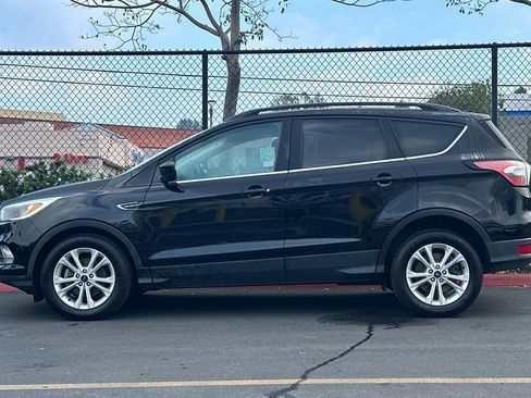 Certified 2018 Ford Escape SE image 9