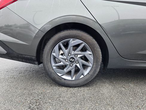 Used 2024 Hyundai Elantra SEL image 17