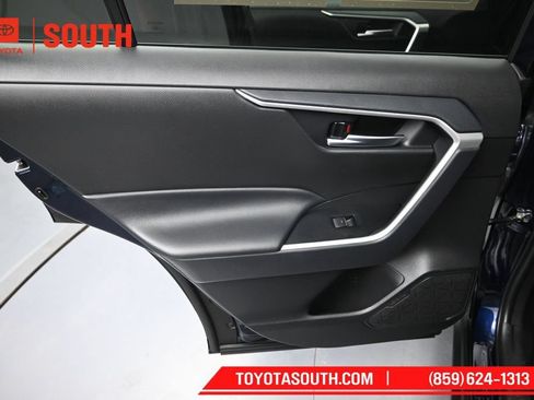 Used 2025 Toyota RAV4 XLE AWD/4WD image 25