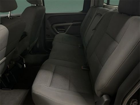 Used 2015 Nissan Titan SV image 12