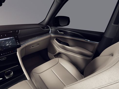New 2026 Jeep Grand Cherokee Limited AWD/4WD image 7
