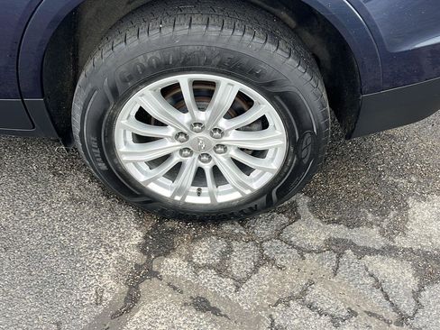 Used 2017 Cadillac XT5 FWD image 35