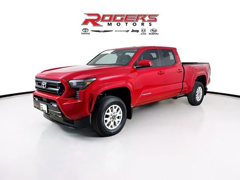 Certified 2025 Toyota Tacoma SR5 image 3