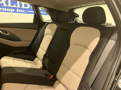 Used 2018 Hyundai Elantra GT image 29