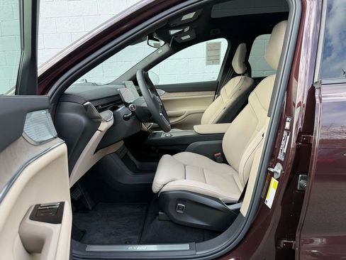 New 2025 Volvo EX90 Ultra image 10