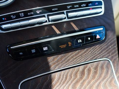 Used 2020 Mercedes-Benz GLC 300 4MATIC image 21