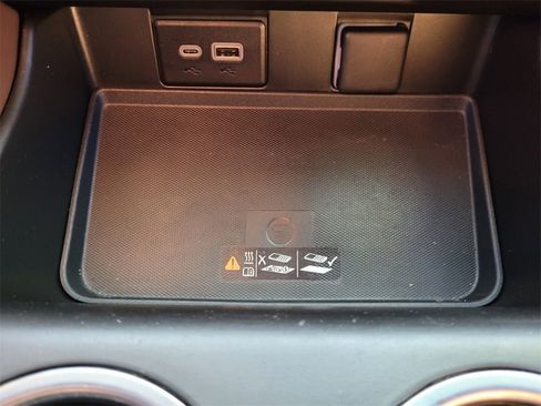 Certified 2024 Chevrolet Suburban High Country image 32