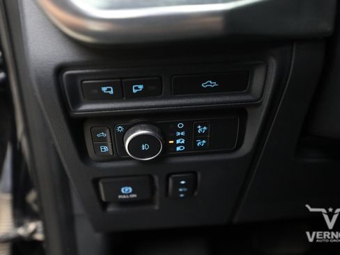Used 2022 Ford F150 Lariat w/ Equipment Group 502A High AWD/4WD image 17