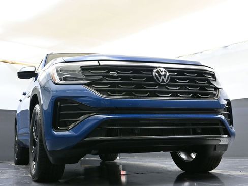 Used 2025 Volkswagen Atlas Cross Sport SEL R-Line image 35