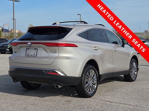 Used 2021 Toyota Venza Limited image 5