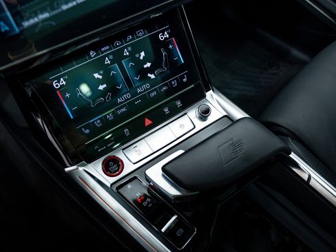 Used 2023 Audi e-tron S Premium Plus AWD/4WD image 21
