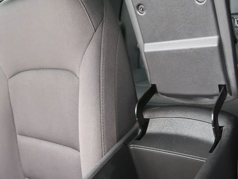 Used 2020 Chevrolet Malibu LT image 30