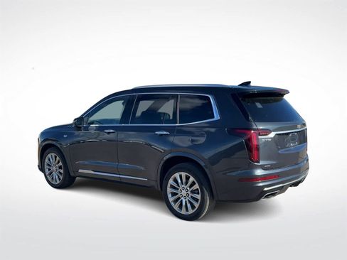 Used 2022 Cadillac XT6 Premium Luxury image 6