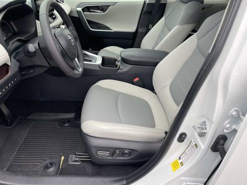 Used 2025 Toyota RAV4 Limited image 14