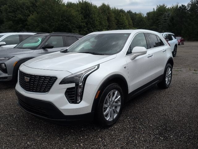 Used 2023 Cadillac XT4 Luxury w/ Trailering Package AWD/4WD image 1