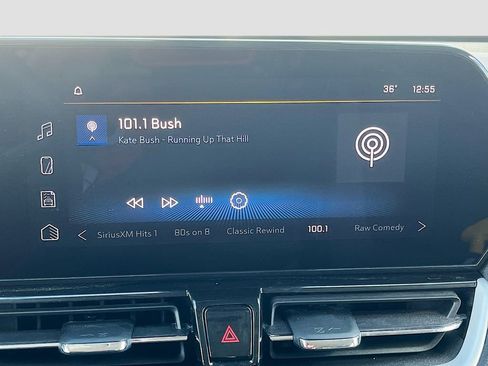 Used 2024 Chevrolet TrailBlazer LT w/ LT Cold Weather Package image 14