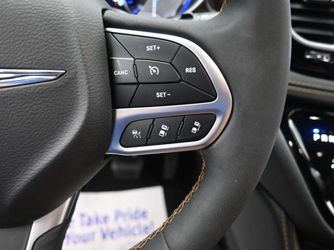 Used 2022 Chrysler Pacifica Pinnacle FWD image 34