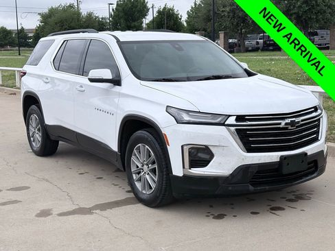 Used 2023 Chevrolet Traverse LT FWD image 1