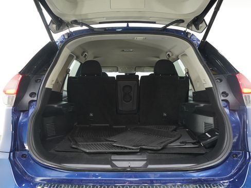 Used 2019 Nissan Rogue SV AWD/4WD image 17