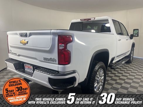 Used 2024 Chevrolet Silverado 2500 High Country w/ High Country Premium Package image 4