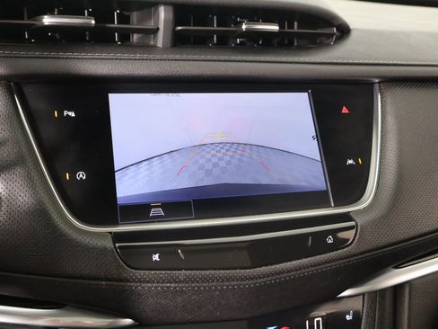Used 2024 Cadillac XT6 Luxury AWD/4WD image 6