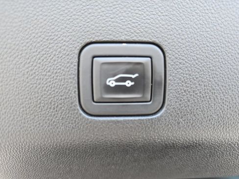 Used 2024 Chevrolet Tahoe LT RWD image 14