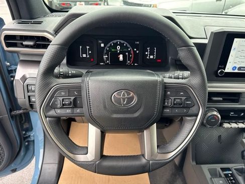 Used 2026 Toyota 4Runner SR5 AWD/4WD image 12