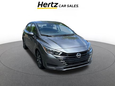 Used 2025 Nissan Versa SV image 1