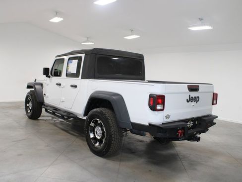 Used 2021 Jeep Gladiator Sport image 7