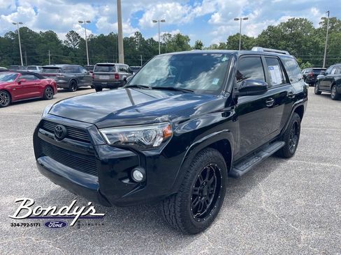 Used 2018 Toyota 4Runner SR5 RWD image 3