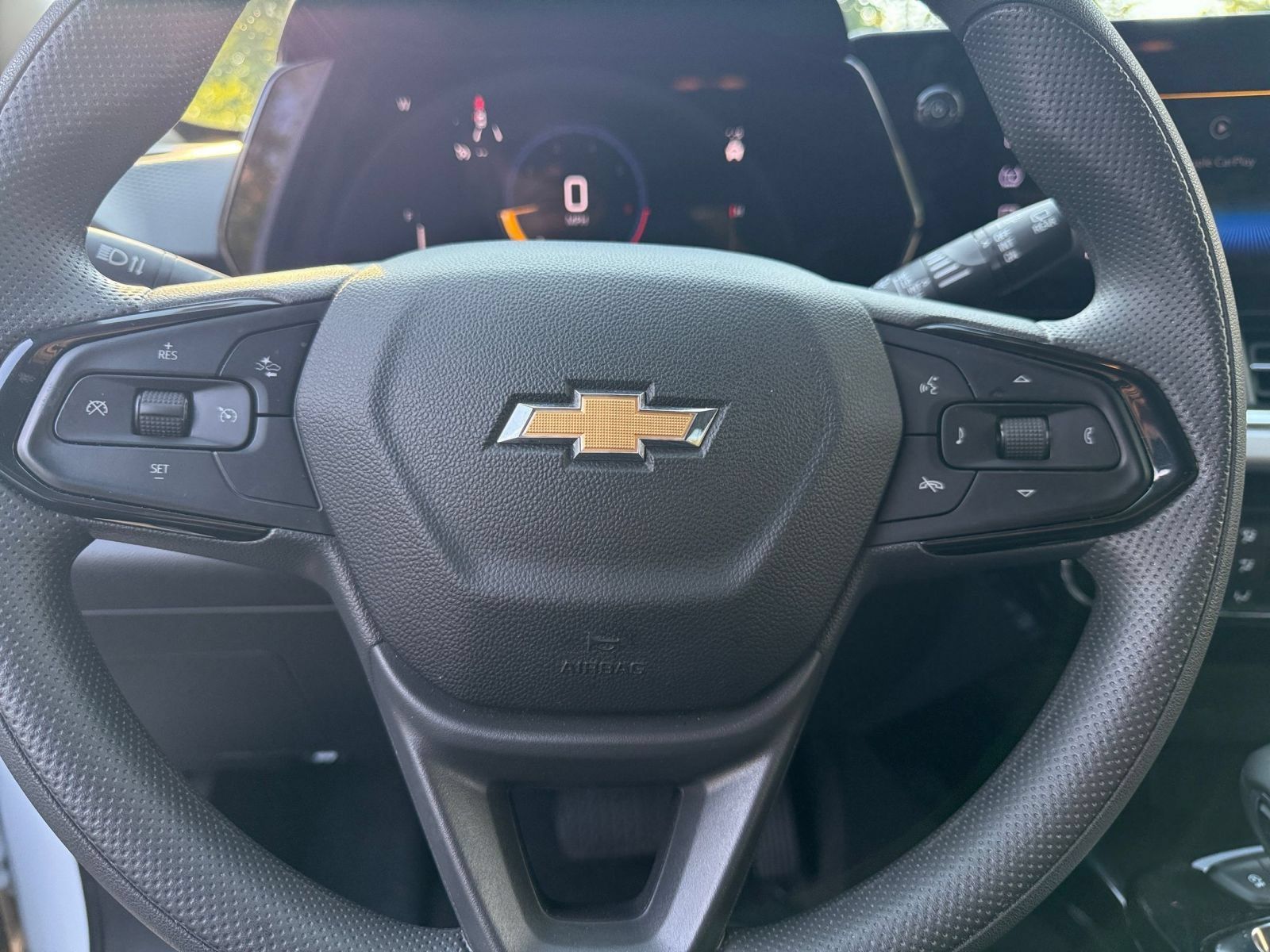 Used 2025 Chevrolet Trax LT FWD image 26
