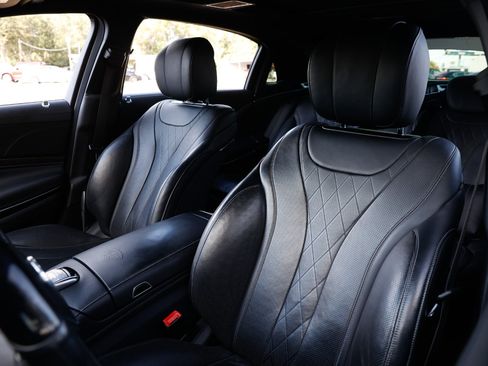 Used 2017 Mercedes-Benz Maybach S 550 4MATIC image 8