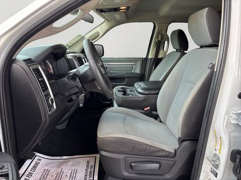 Used 2021 RAM 1500 Classic SLT RWD image 24
