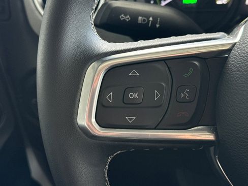 Used 2025 Jeep Wrangler Unlimited Sahara w/ Safety Group image 27