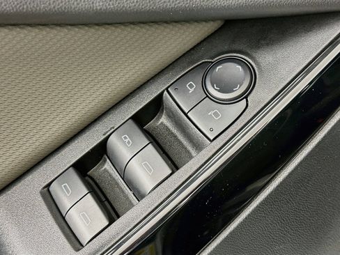 Used 2025 Chevrolet Equinox LT w/ Convenience Package II AWD/4WD image 19