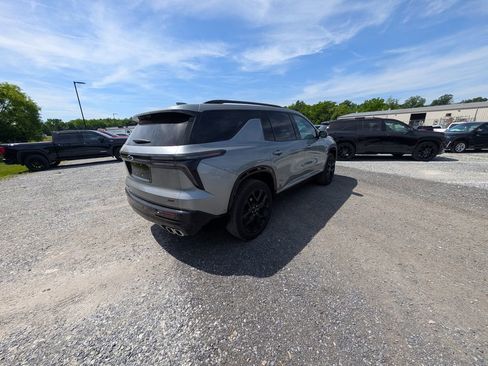 Used 2024 Chevrolet Traverse RS w/ LPO, Floor Liner Package AWD/4WD image 14